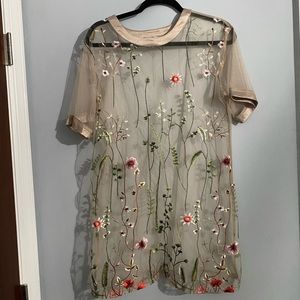 FashionNova Sheer Beige/Floral T-Shirt Size Large